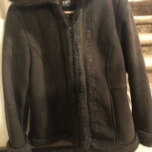 Women’s hooded winter coat.